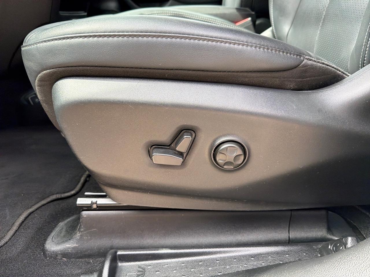 Chrysler Pacifica Select 2025