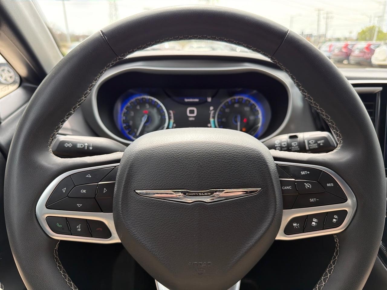 Chrysler Pacifica Select 2025