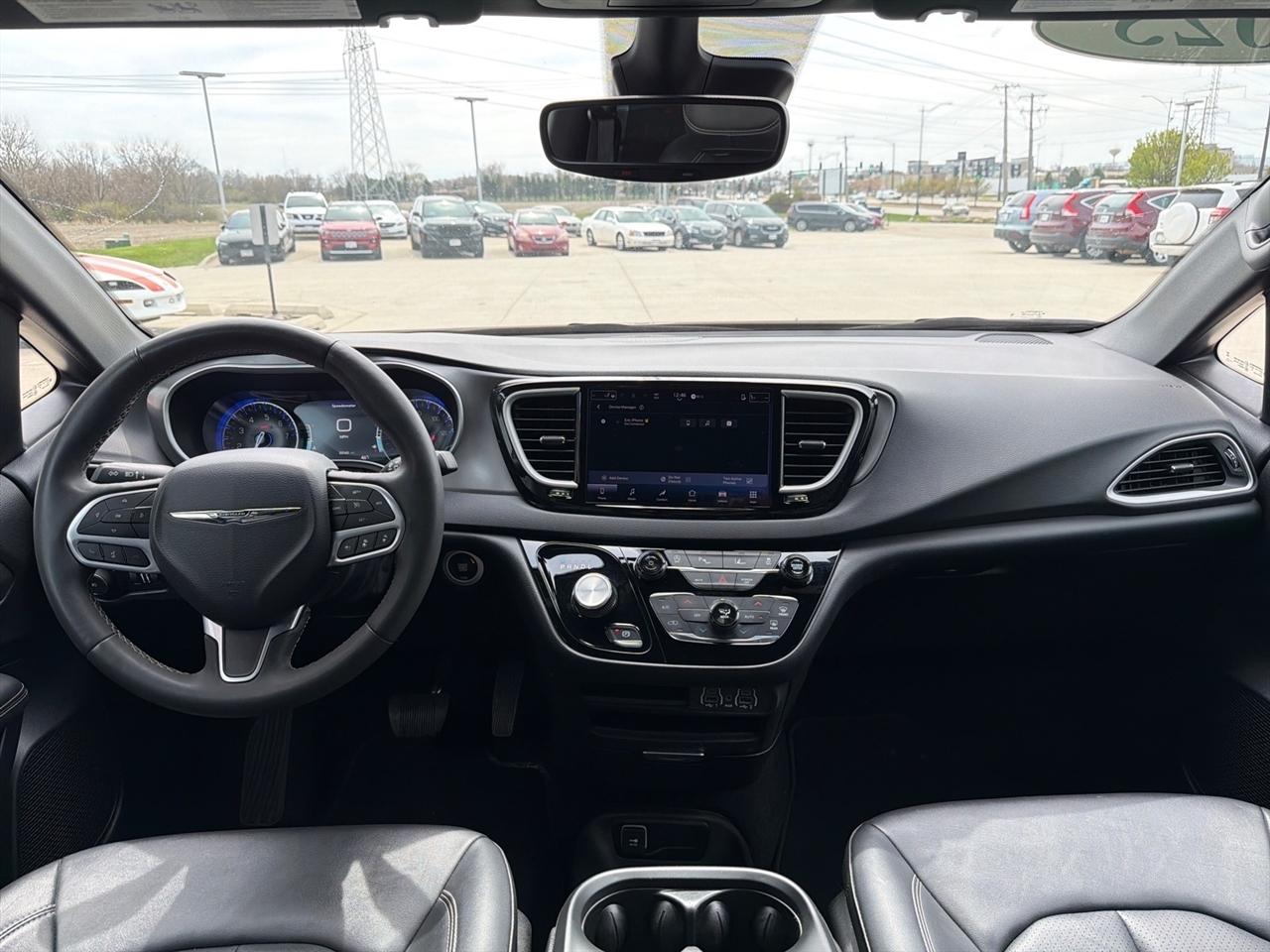 Chrysler Pacifica Select 2025