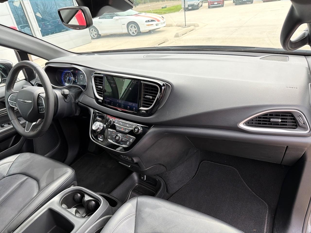 Chrysler Pacifica Select 2025