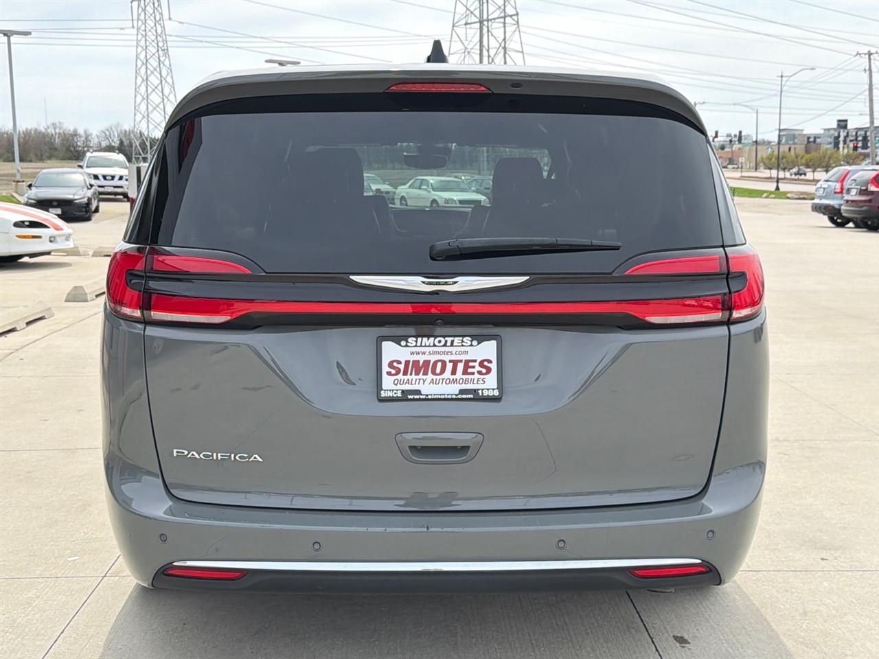 Chrysler Pacifica Select 2025