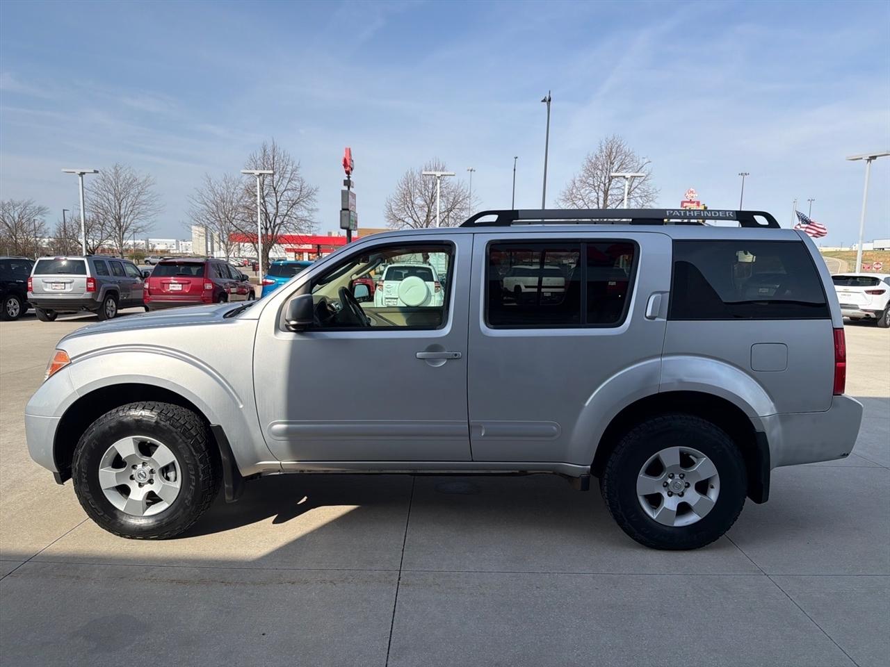 Nissan Pathfinder XE 4WD 2005