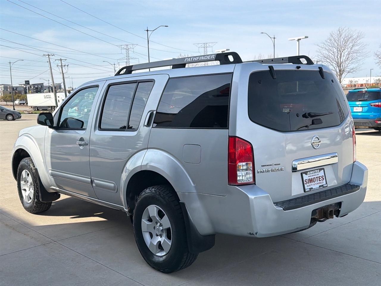 Nissan Pathfinder XE 4WD 2005