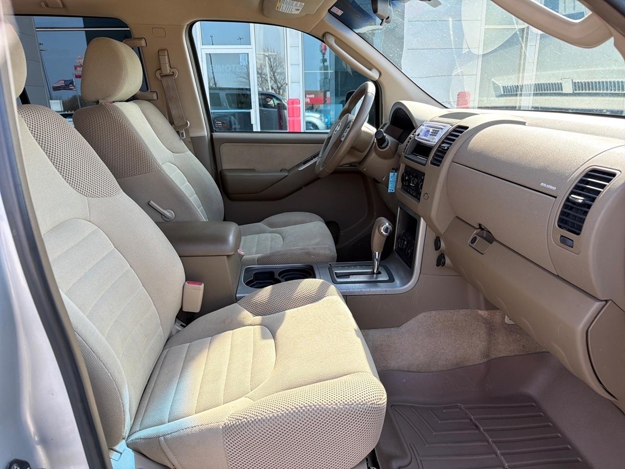 Nissan Pathfinder XE 4WD 2005