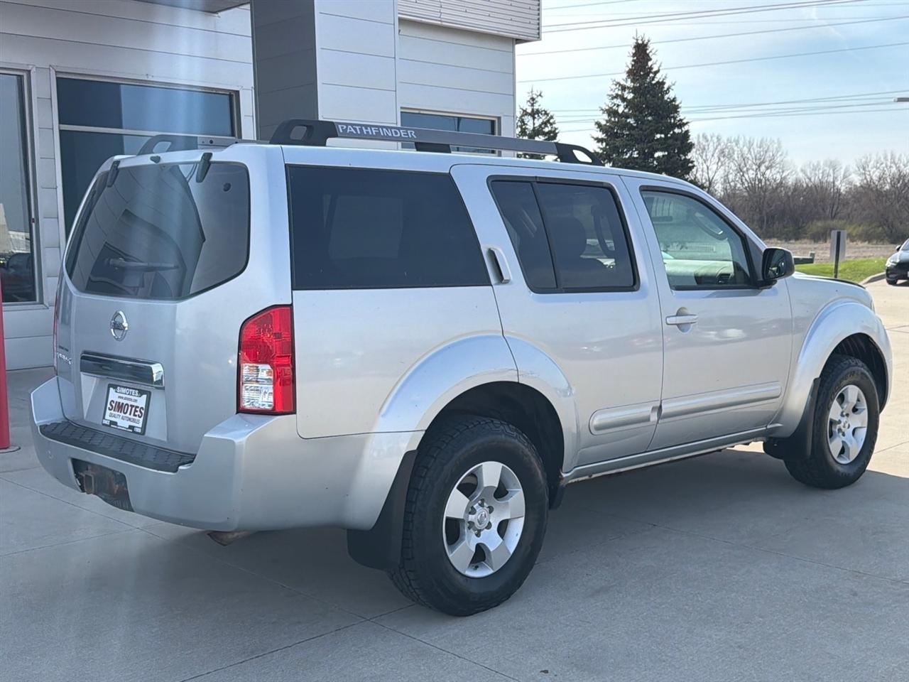 Nissan Pathfinder XE 4WD 2005
