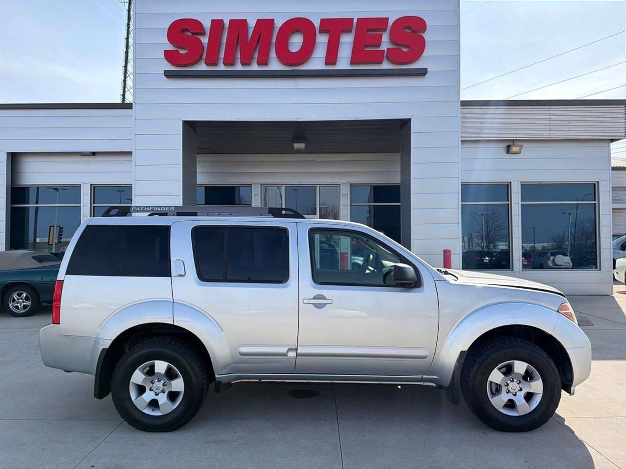 2005 Nissan Pathfinder XE