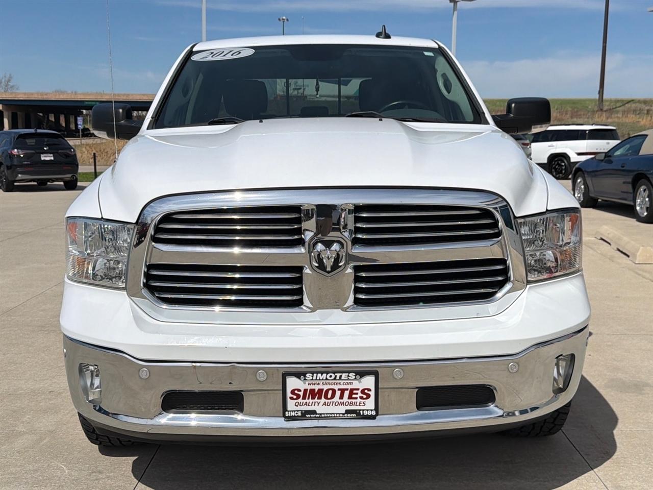 RAM 1500 SLT Crew Cab SWB 4WD 2016