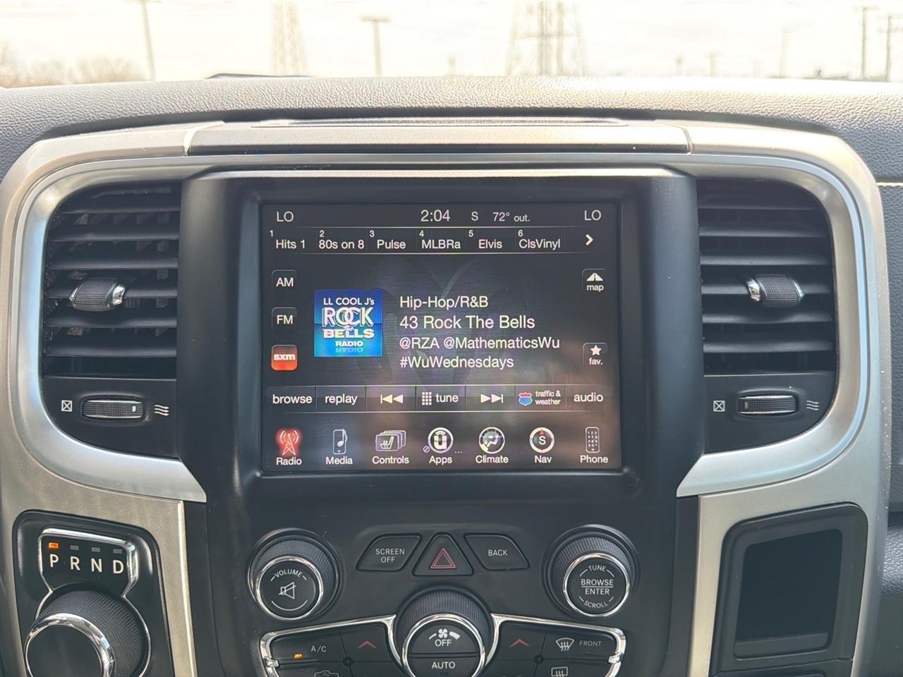 RAM 1500 SLT Crew Cab SWB 4WD 2016