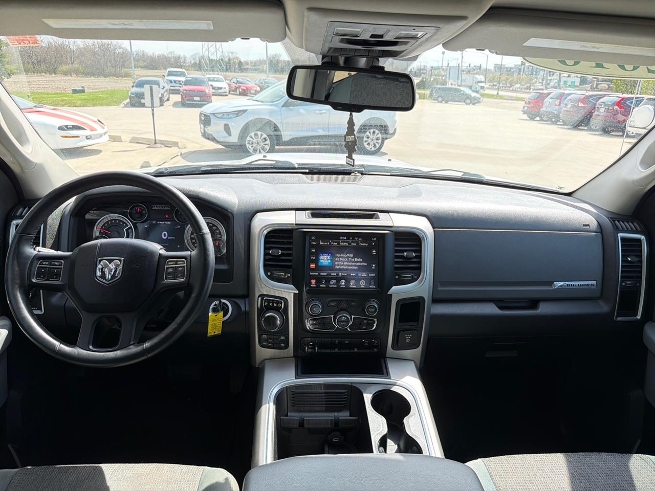 RAM 1500 SLT Crew Cab SWB 4WD 2016