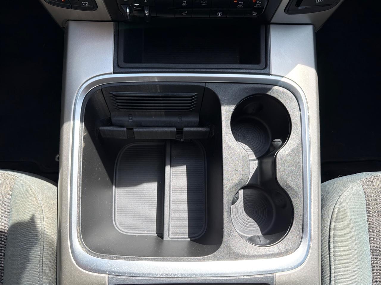 RAM 1500 SLT Crew Cab SWB 4WD 2016