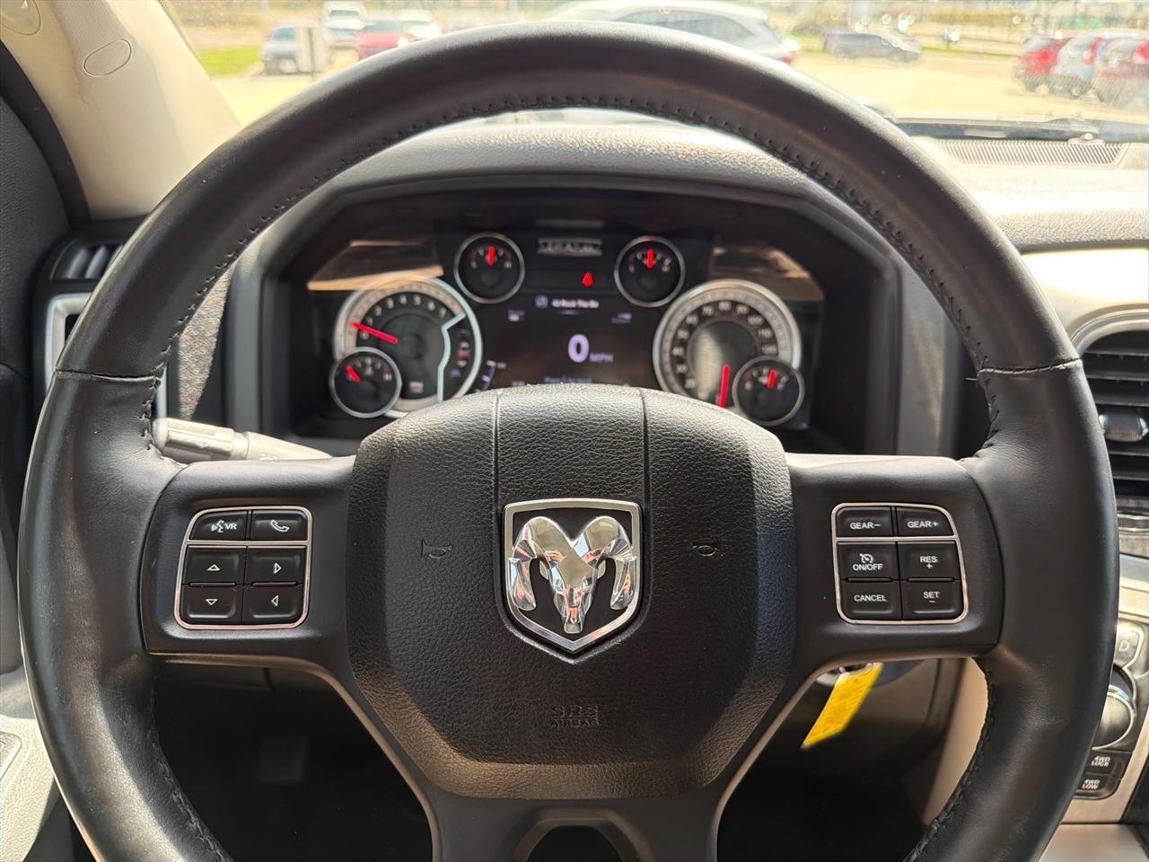 RAM 1500 SLT Crew Cab SWB 4WD 2016