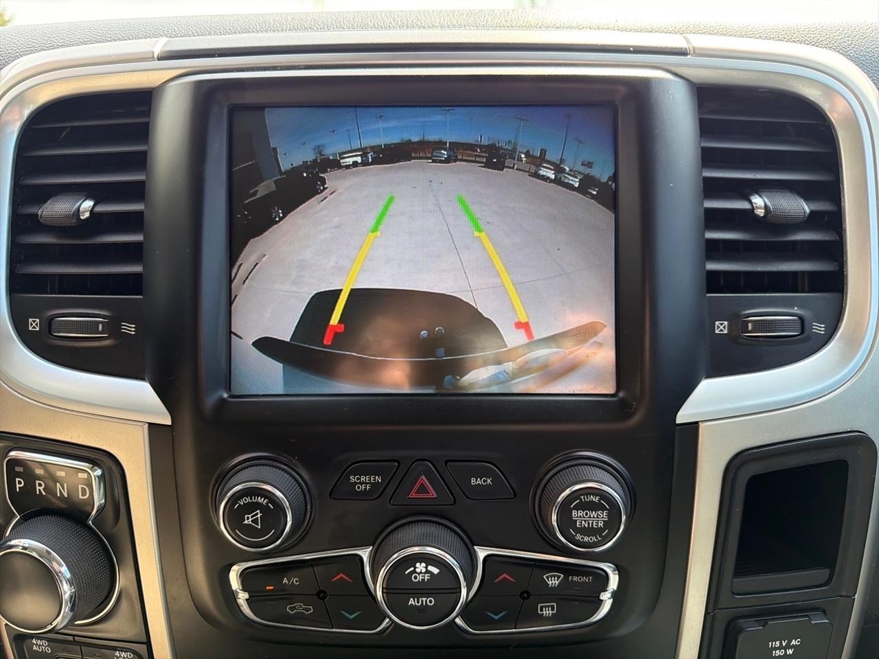 RAM 1500 SLT Crew Cab SWB 4WD 2016