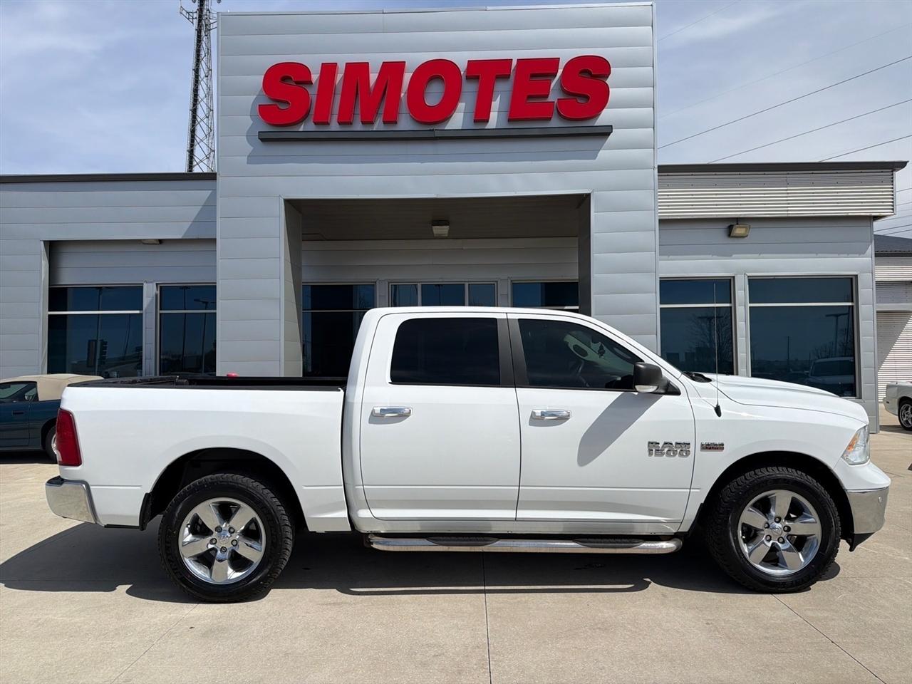 2016 RAM 1500 SLT Crew Cab SWB 4WD