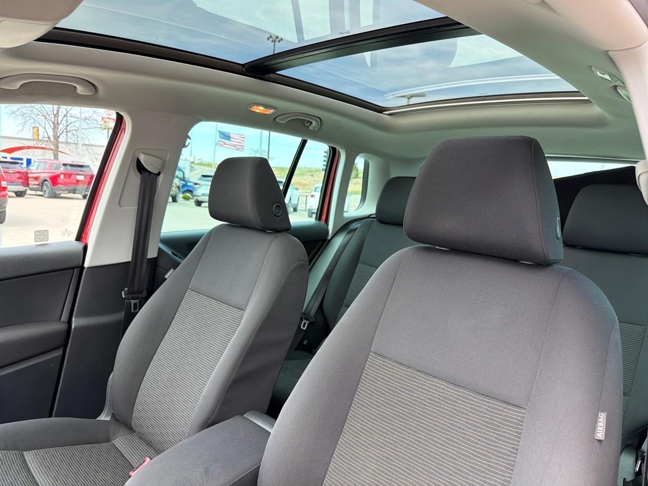 Volkswagen Tiguan S 4Motion 2012