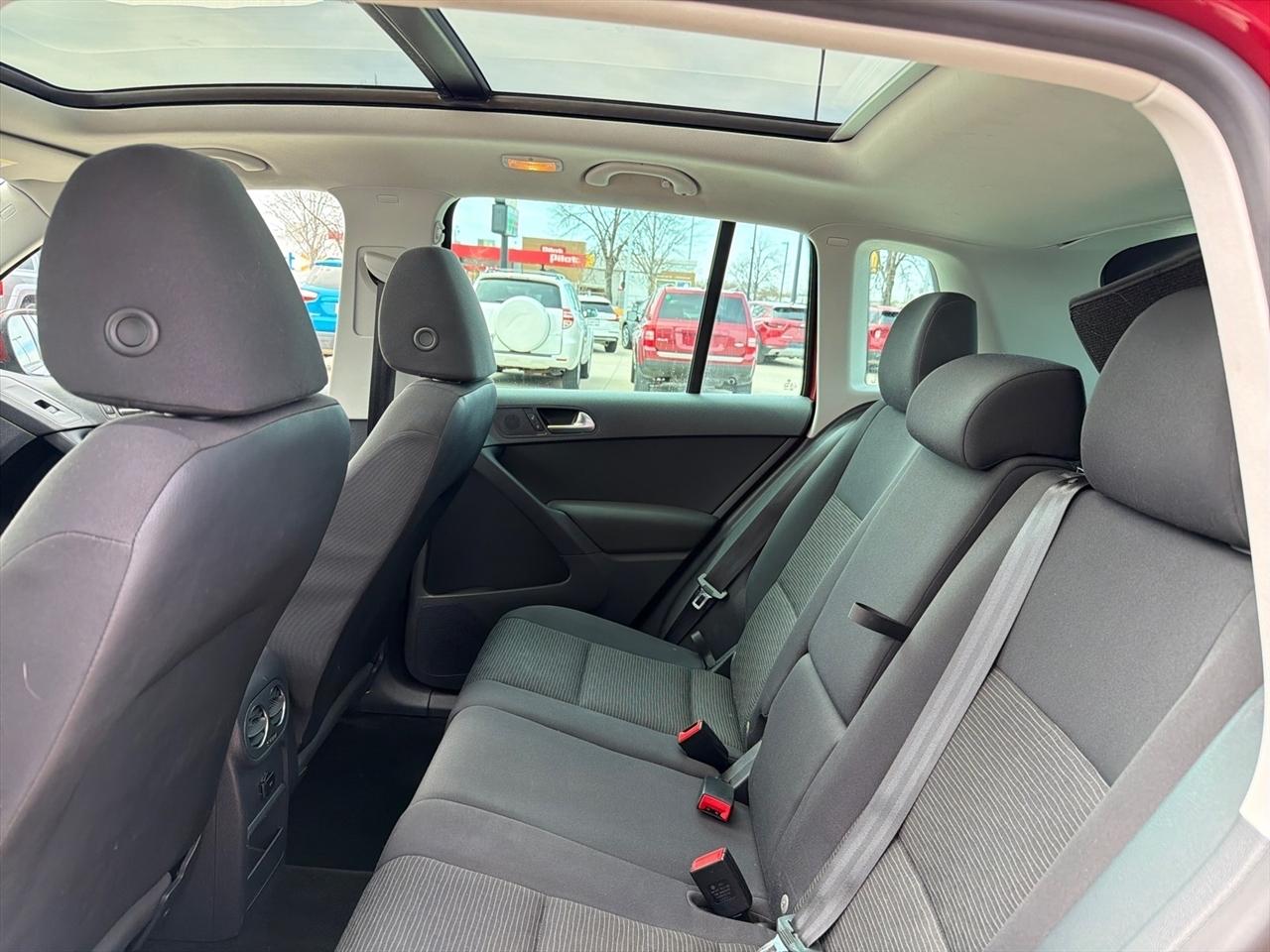 Volkswagen Tiguan S 4Motion 2012