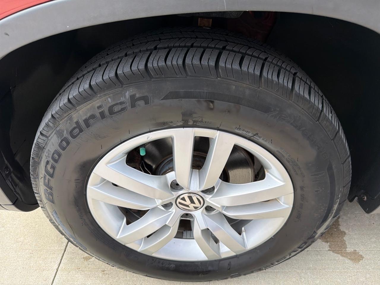 Volkswagen Tiguan S 4Motion 2012