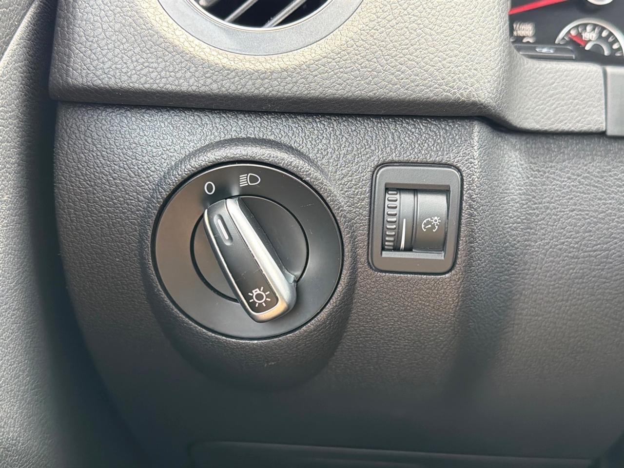 Volkswagen Tiguan S 4Motion 2012