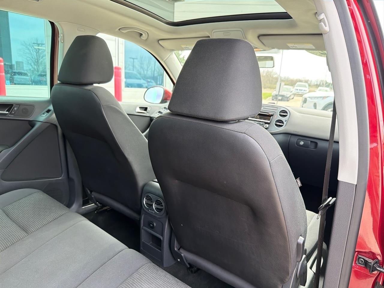 Volkswagen Tiguan S 4Motion 2012