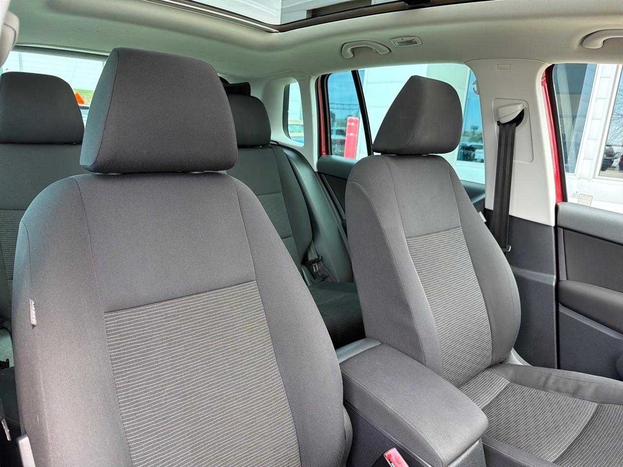 Volkswagen Tiguan S 4Motion 2012