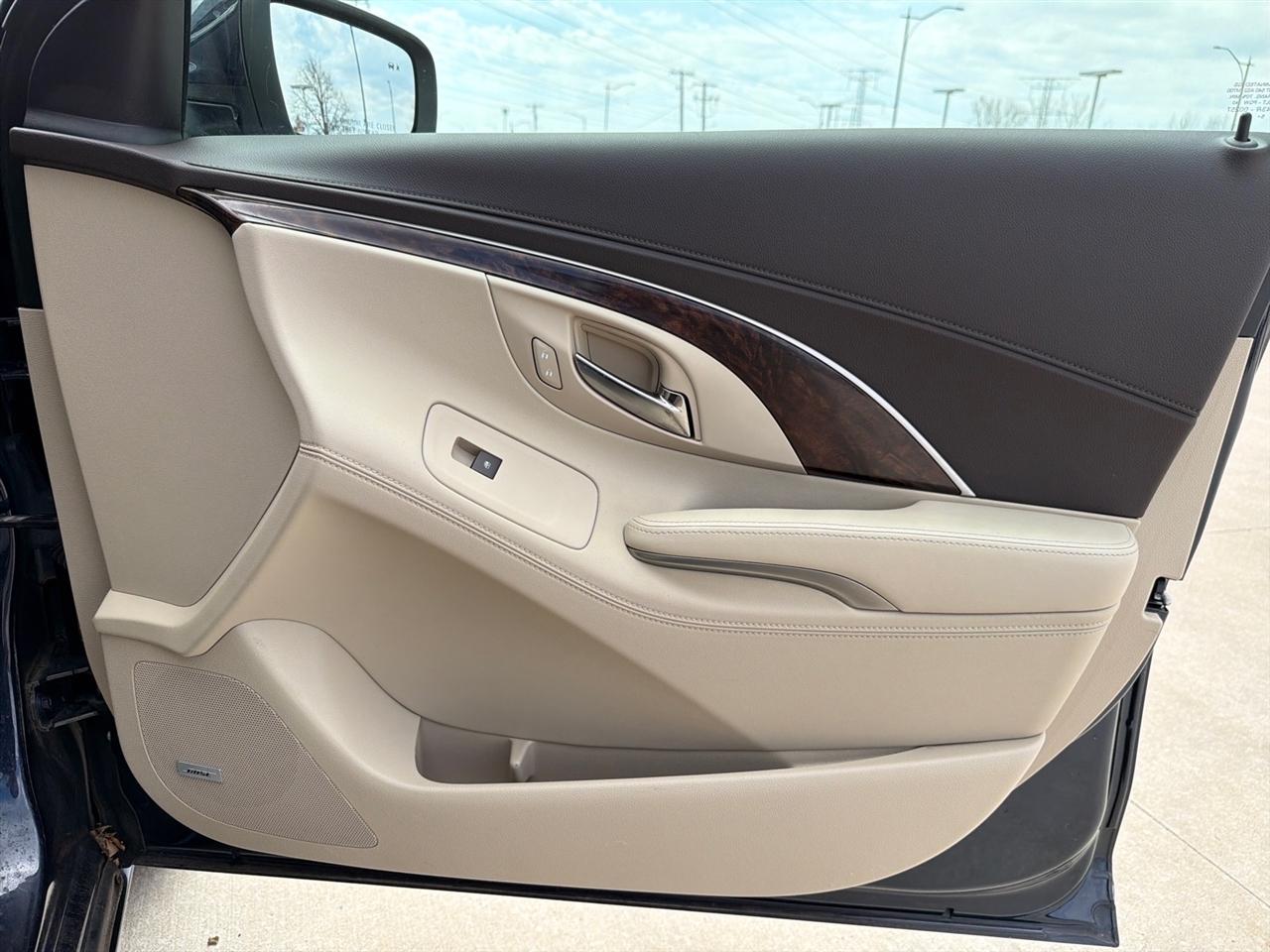 Buick LaCrosse Leather Package AWD 2016