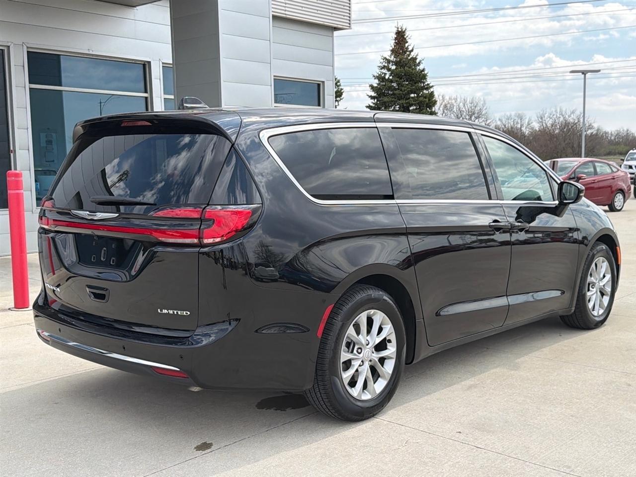 Chrysler Pacifica Limited 2026