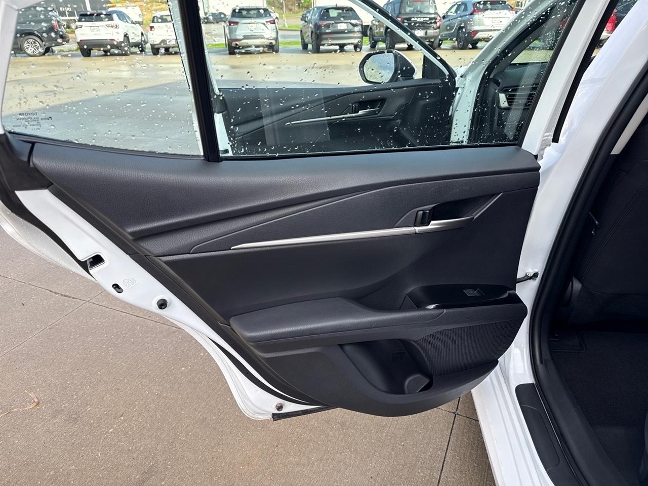 Toyota Camry Hybrid XLE 2026