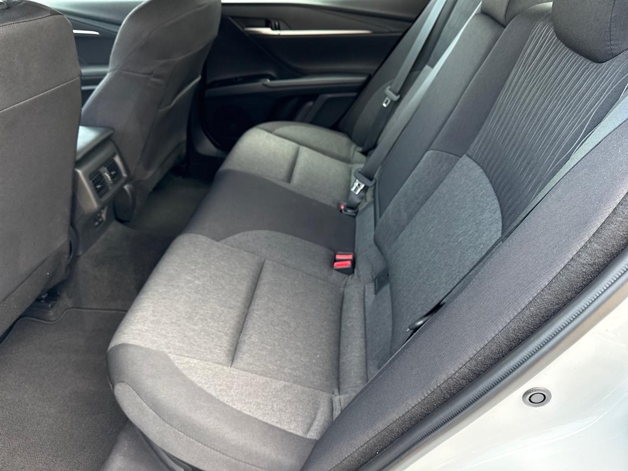 Toyota Camry Hybrid XLE 2026