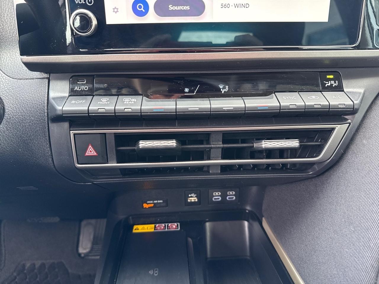 Toyota Camry Hybrid XLE 2026