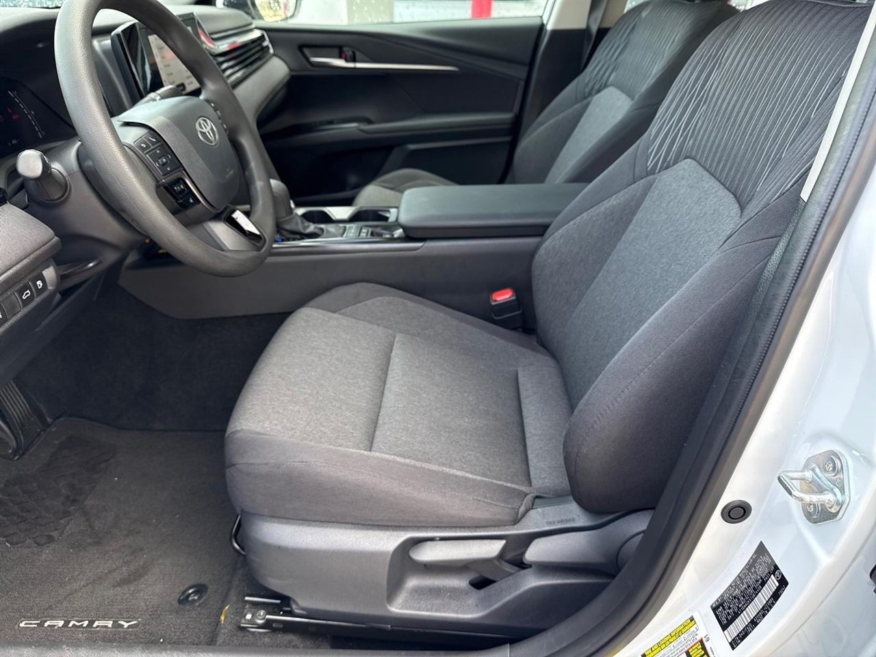 Toyota Camry Hybrid XLE 2026