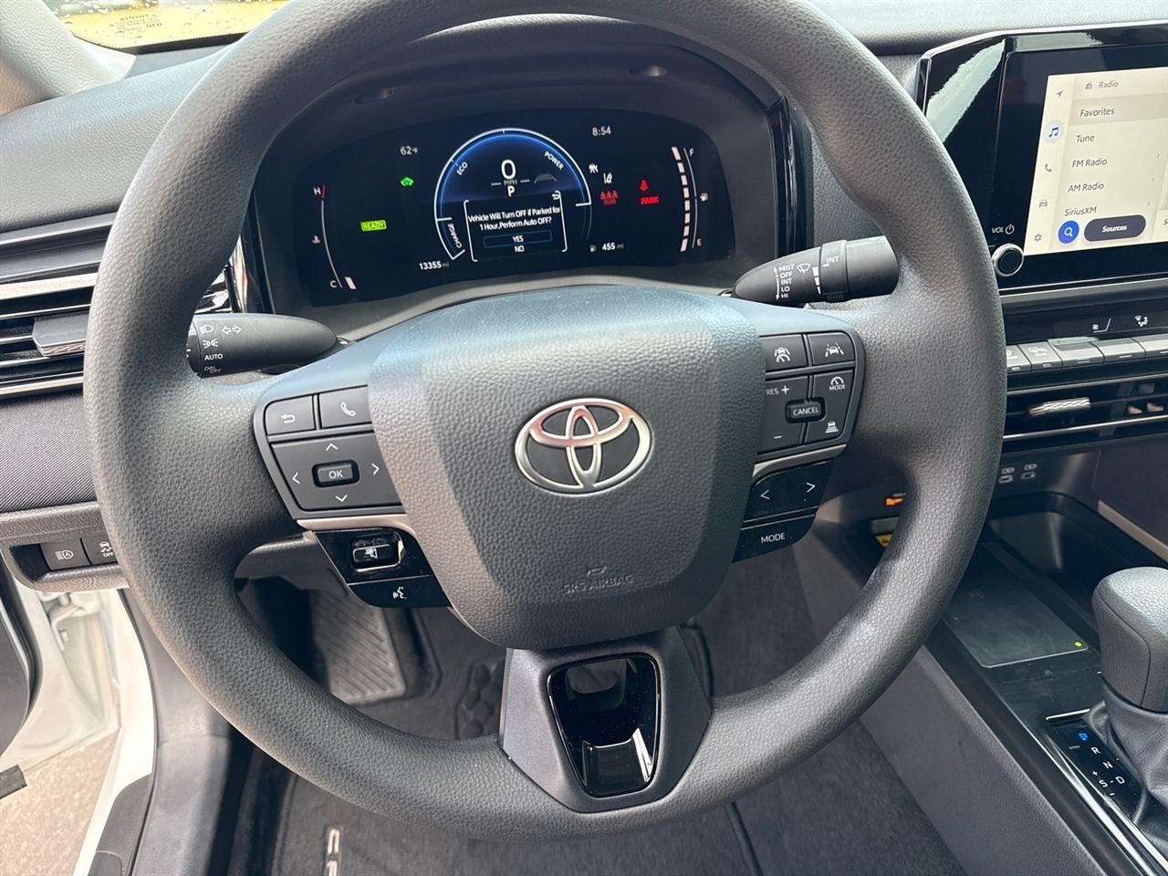 Toyota Camry Hybrid XLE 2026