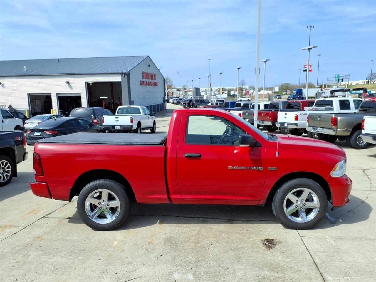RAM 1500 ST SWB 4WD 2012