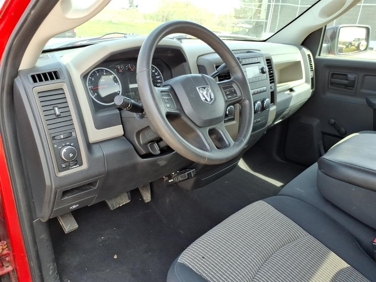 RAM 1500 ST SWB 4WD 2012