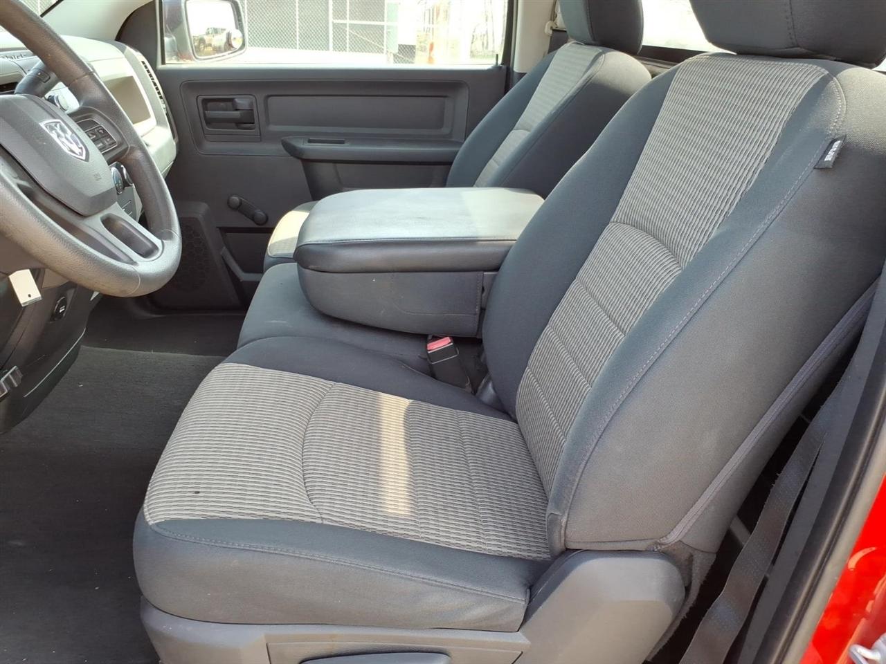 RAM 1500 ST SWB 4WD 2012