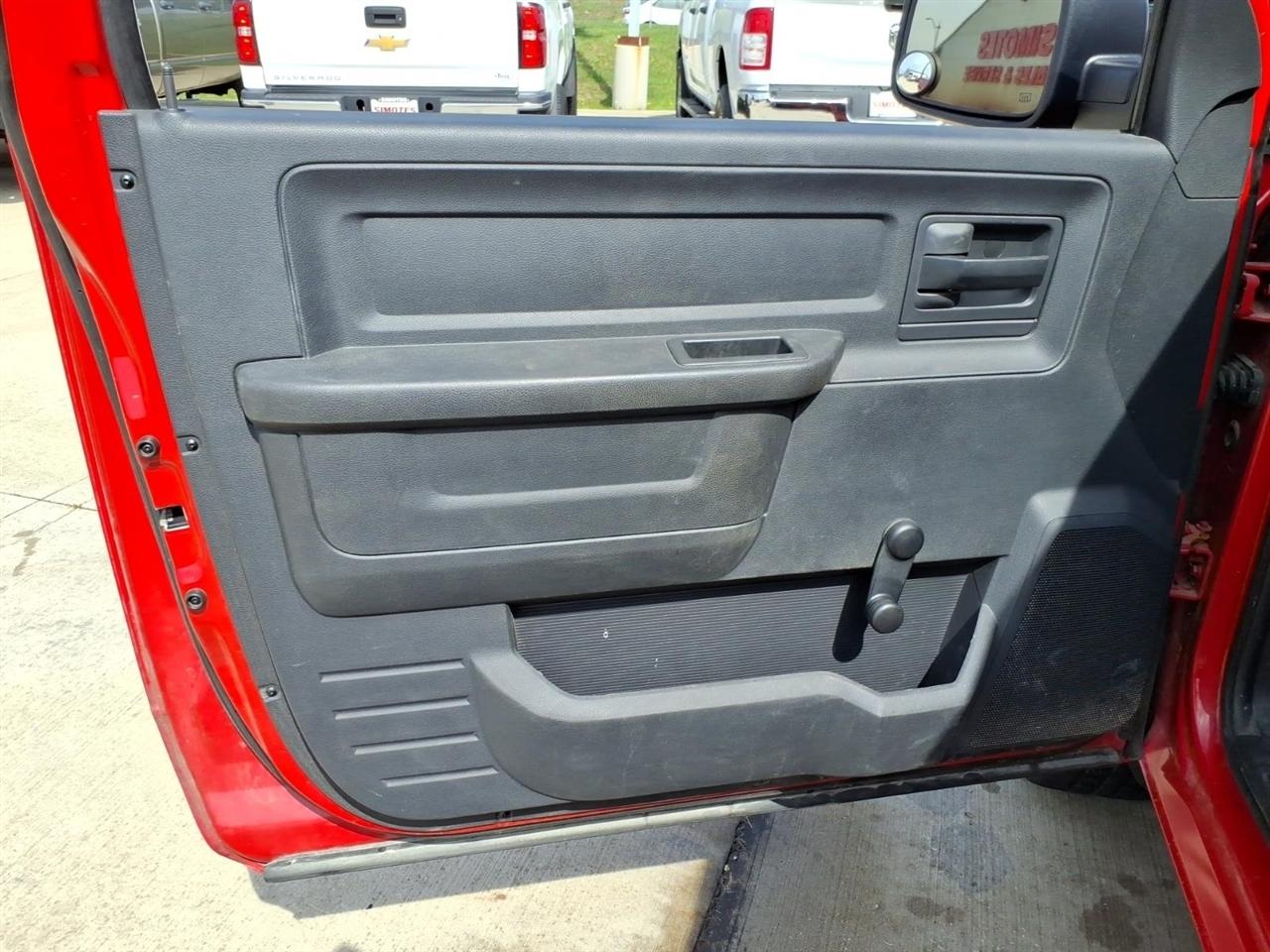 RAM 1500 ST SWB 4WD 2012