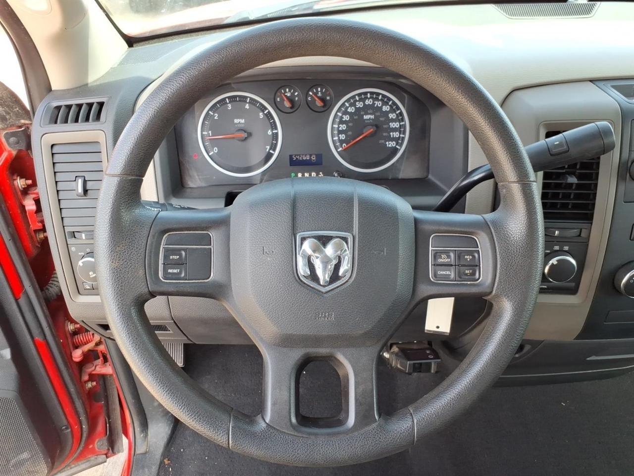 RAM 1500 ST SWB 4WD 2012