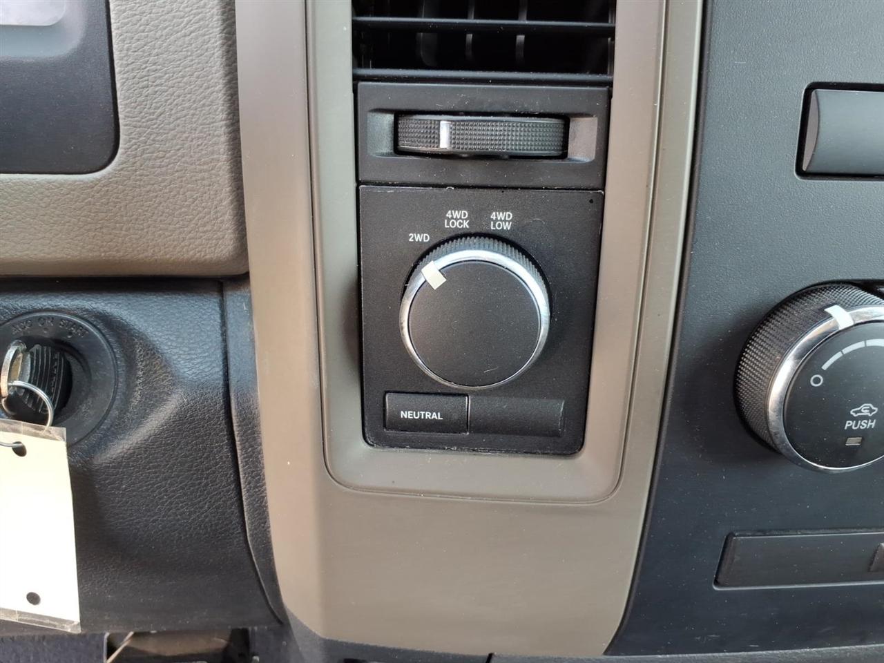 RAM 1500 ST SWB 4WD 2012