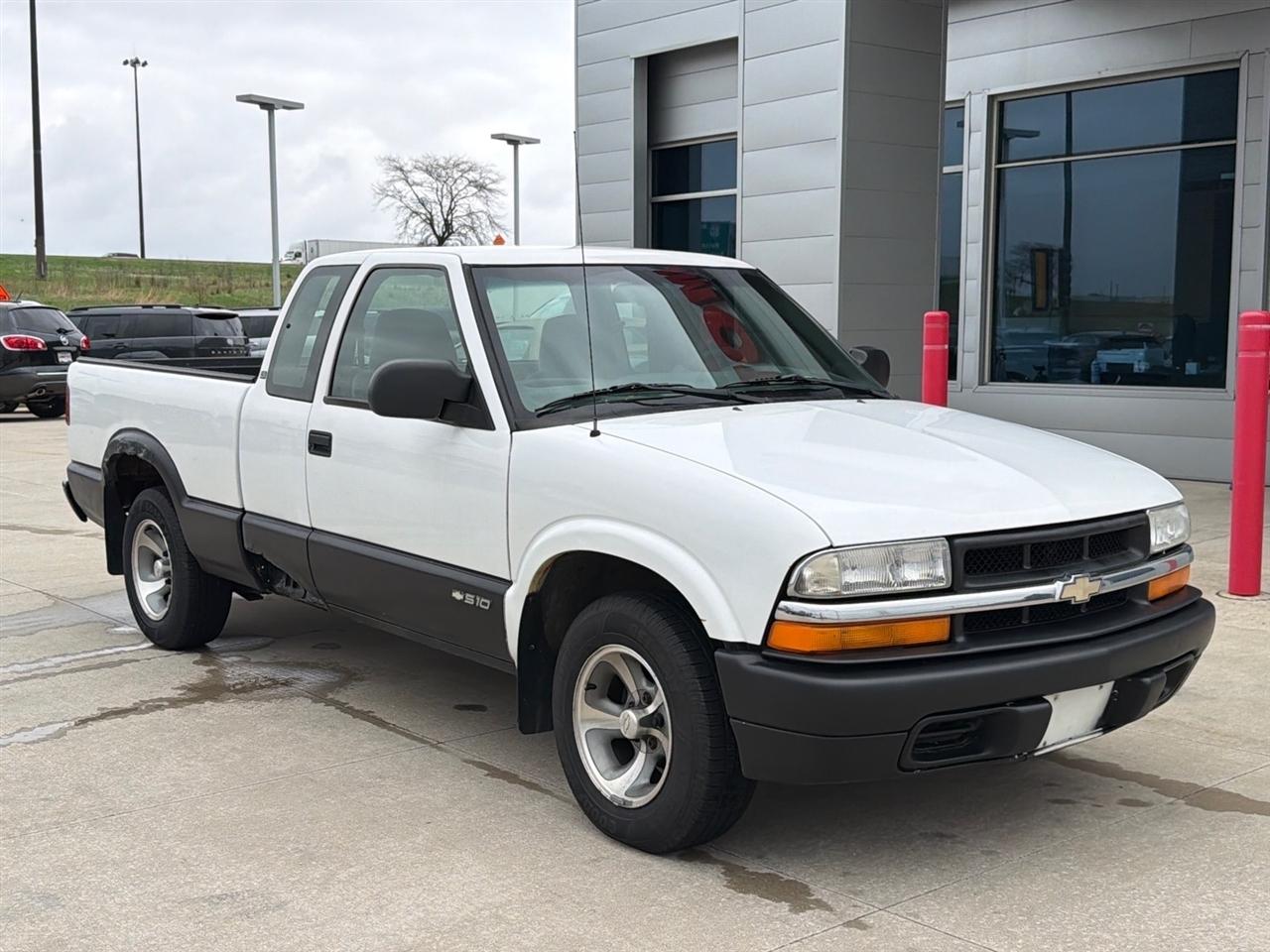 Chevrolet S10 Pickup LS Reg. Cab Long Bed 2WD 1997