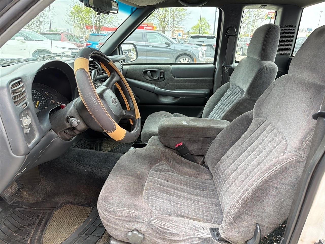 Chevrolet S10 Pickup LS Reg. Cab Long Bed 2WD 1997