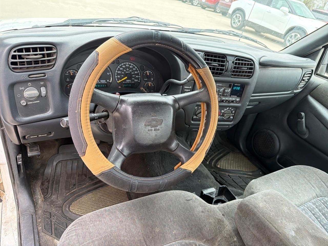 Chevrolet S10 Pickup LS Reg. Cab Long Bed 2WD 1997