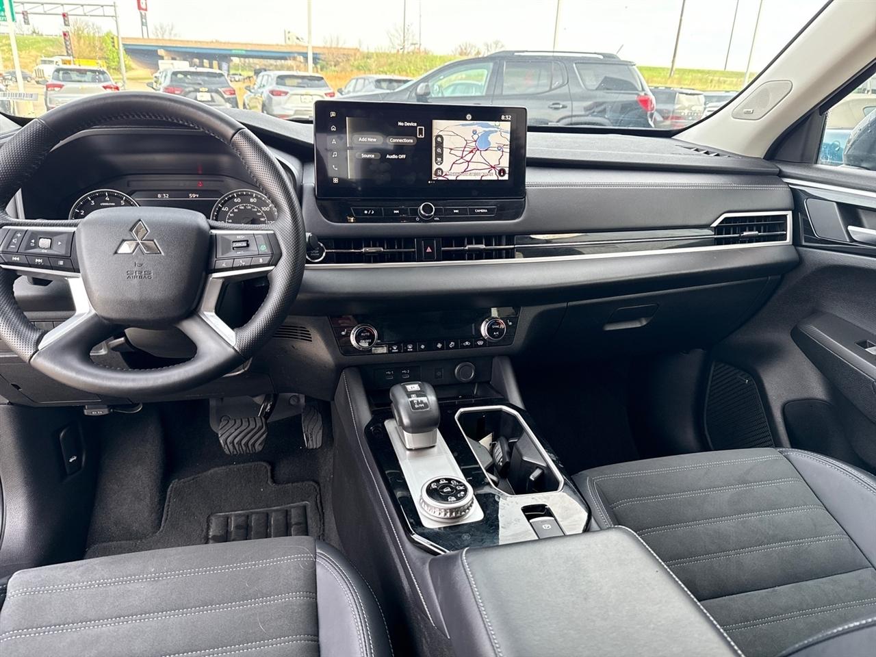 Mitsubishi Outlander SE 4WD 2025