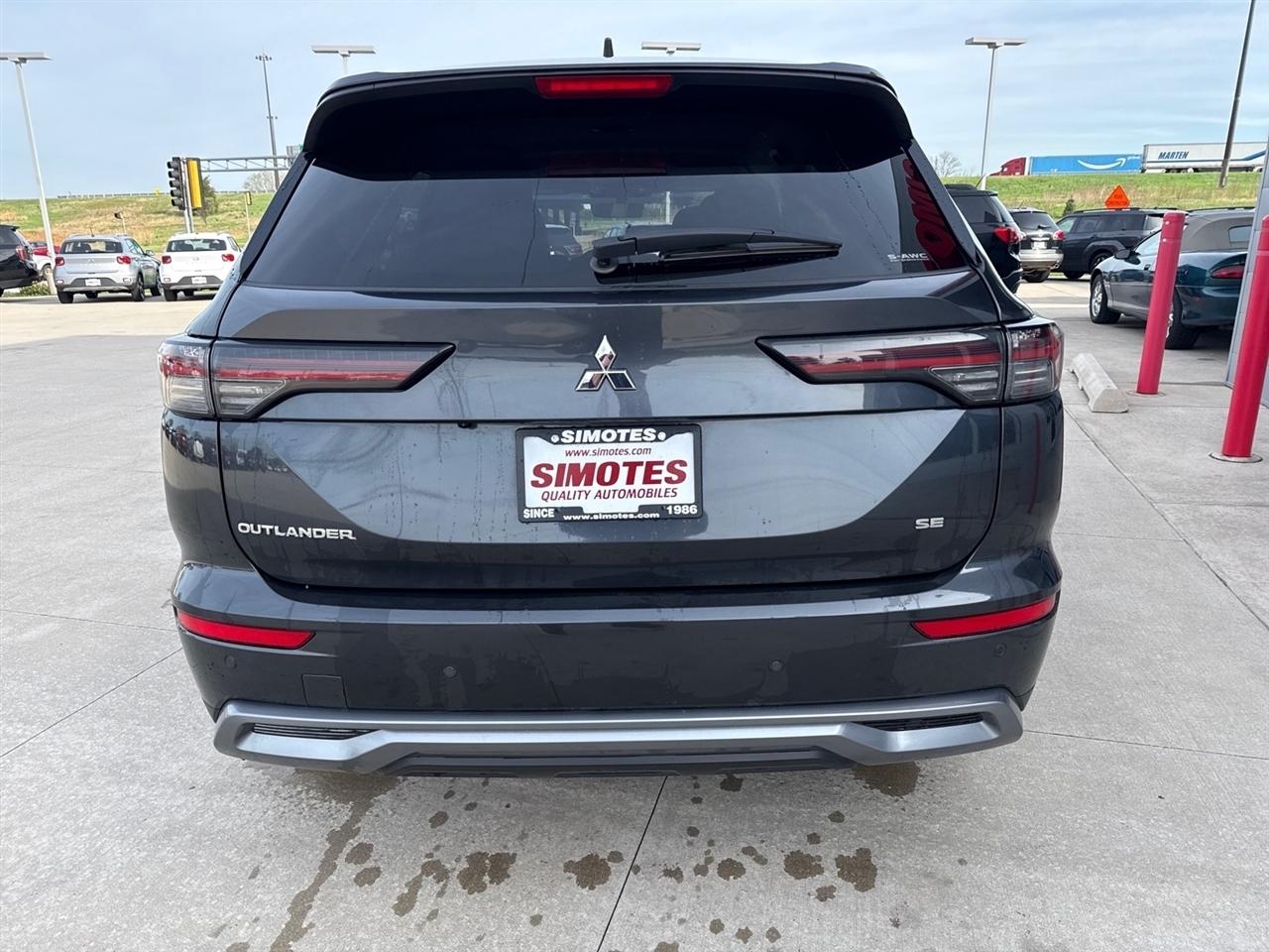 Mitsubishi Outlander SE 4WD 2025