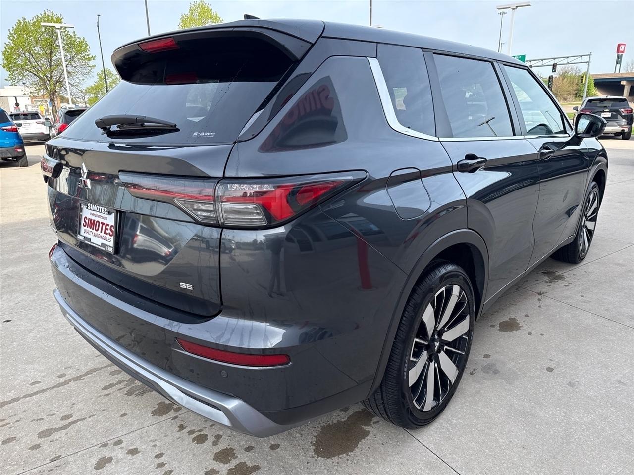 Mitsubishi Outlander SE 4WD 2025