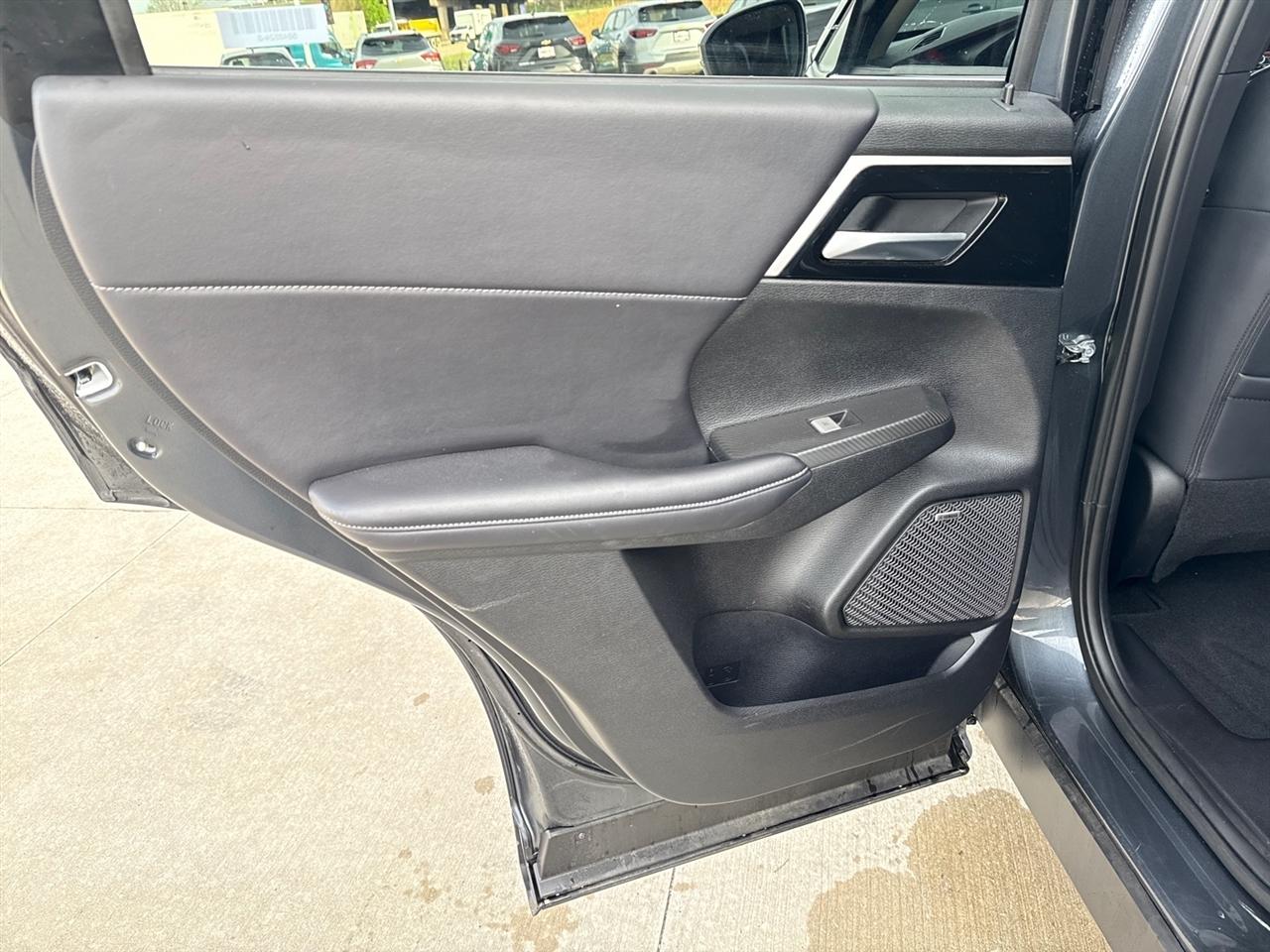 Mitsubishi Outlander SE 4WD 2025