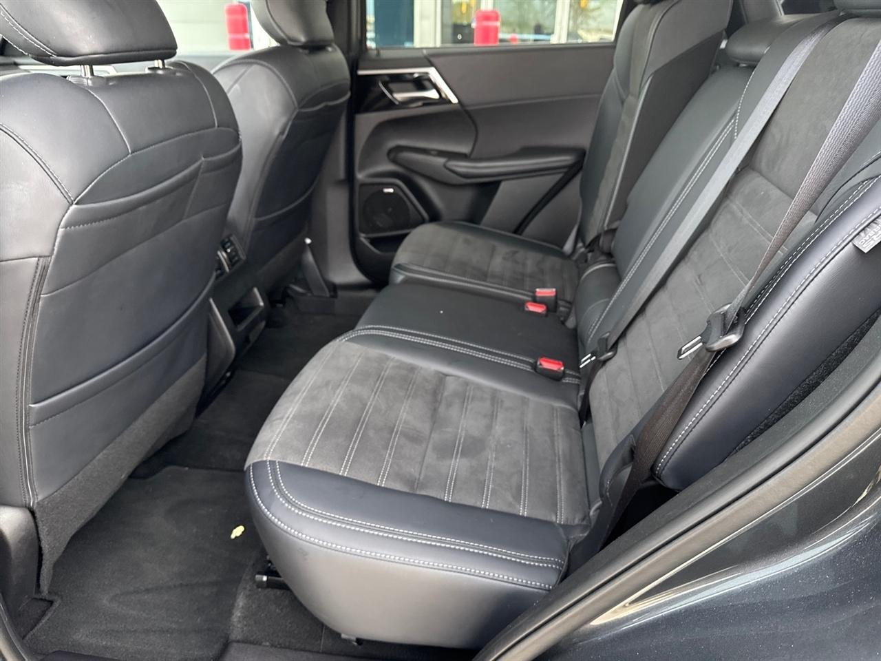 Mitsubishi Outlander SE 4WD 2025