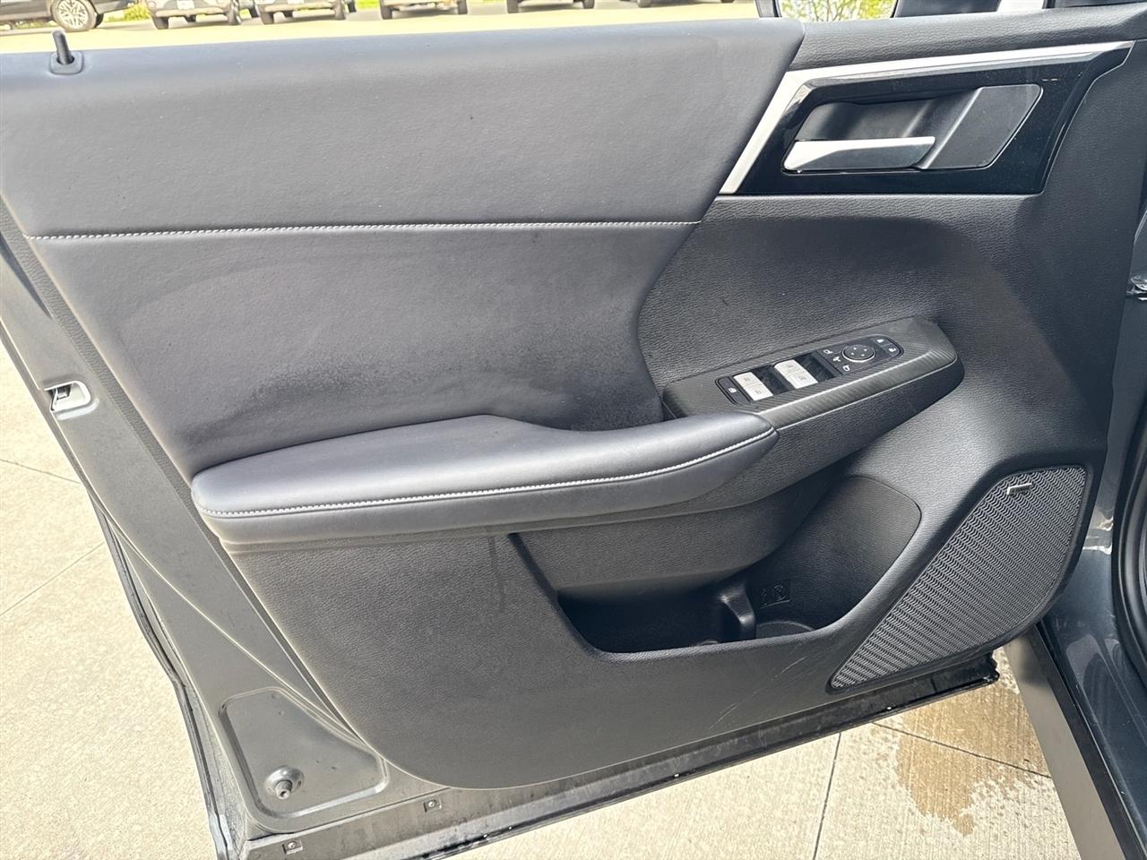 Mitsubishi Outlander SE 4WD 2025