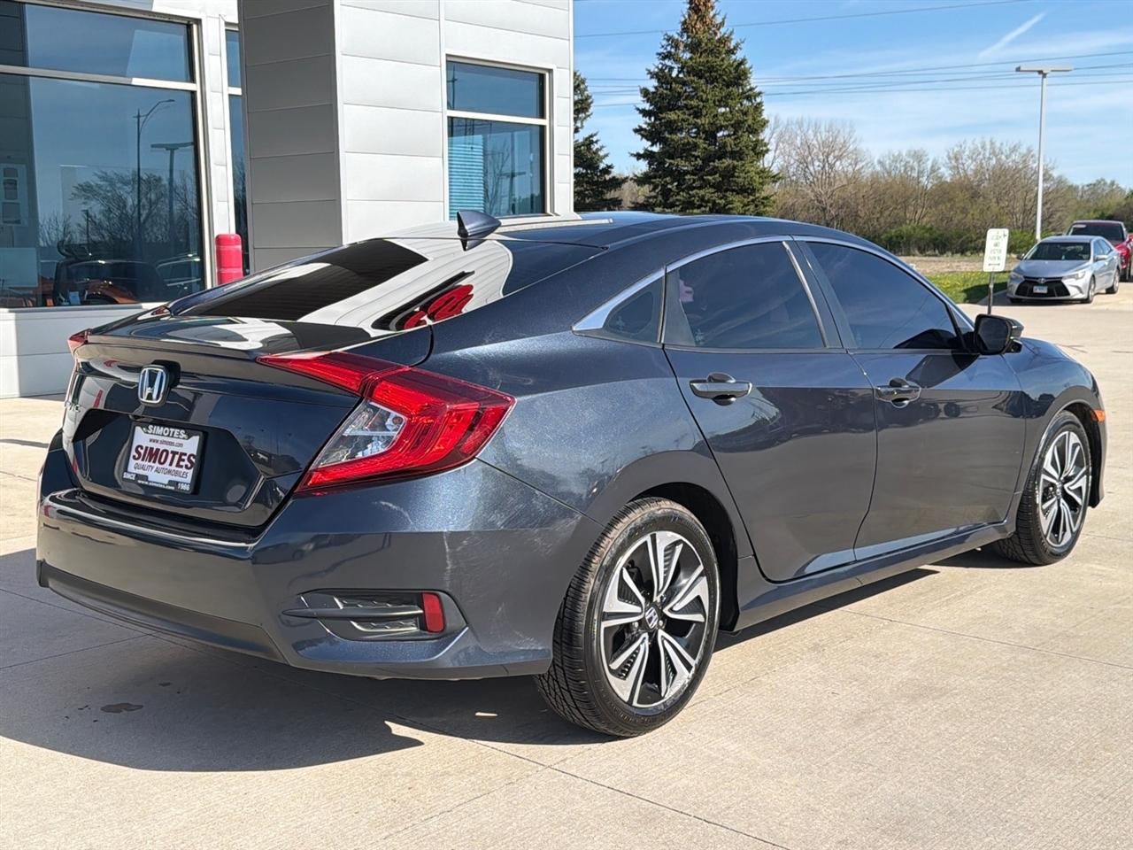 Honda Civic EX-T Sedan CVT 2016