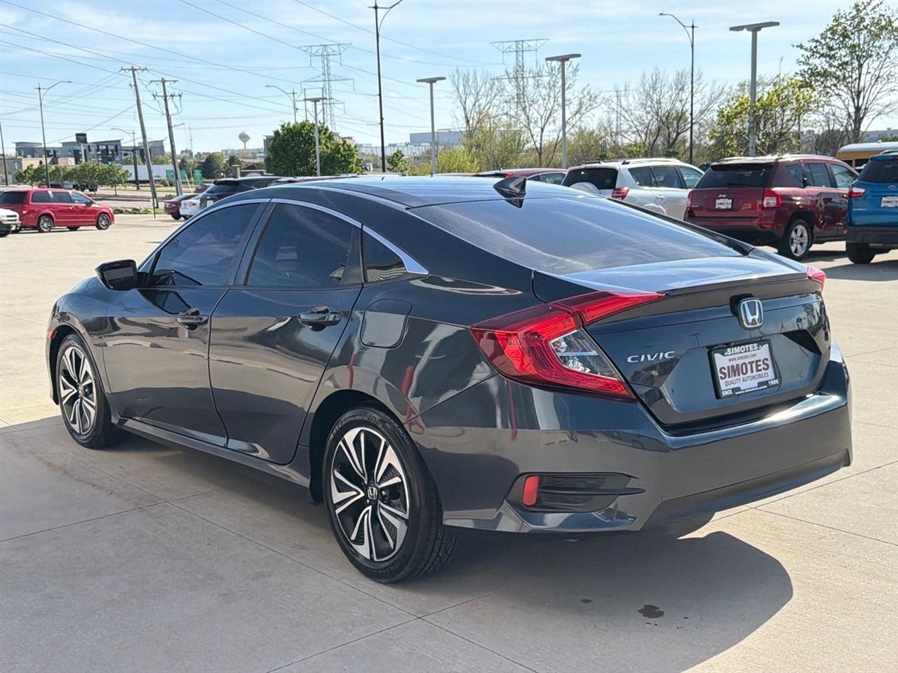 Honda Civic EX-T Sedan CVT 2016