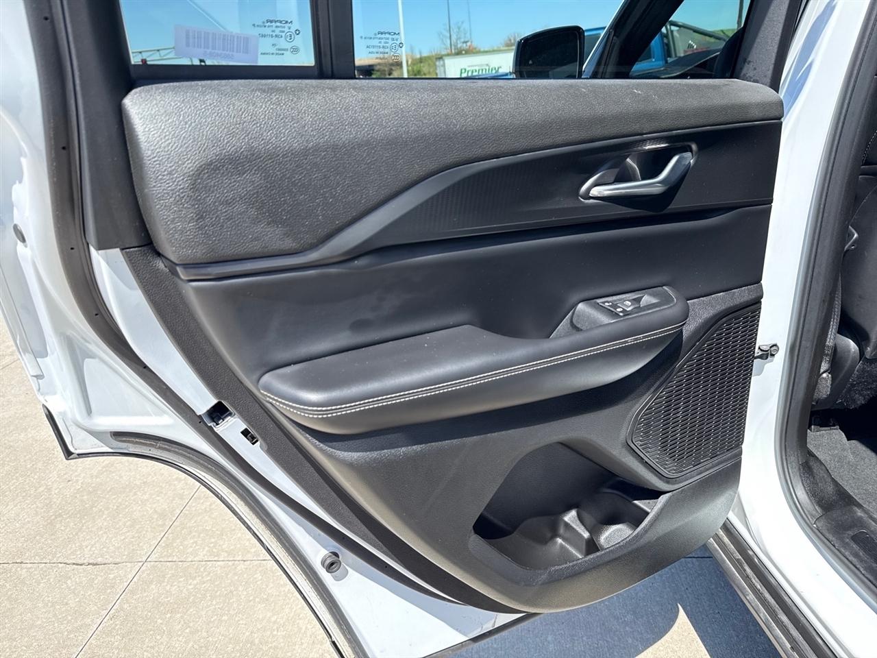 Jeep Grand Cherokee Laredo 4WD 2025