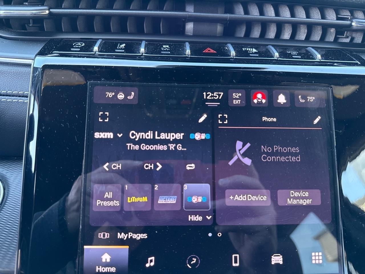 Jeep Grand Cherokee Laredo 4WD 2025