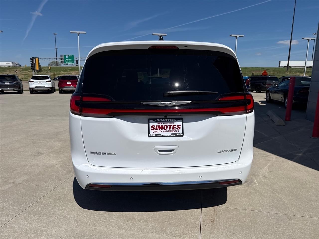Chrysler Pacifica Limited 2026